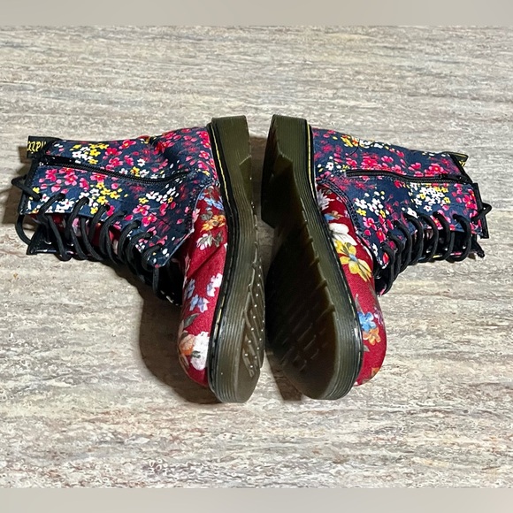 Dr. Martens Delaney floral multicolored ankle combat boits - Picture 10 of 16